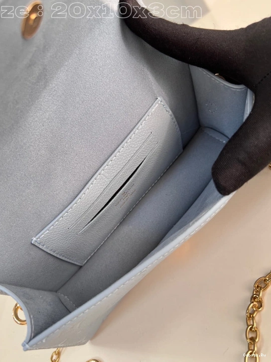 Chain VUITTON Lily On Wallet LOUIS 0301